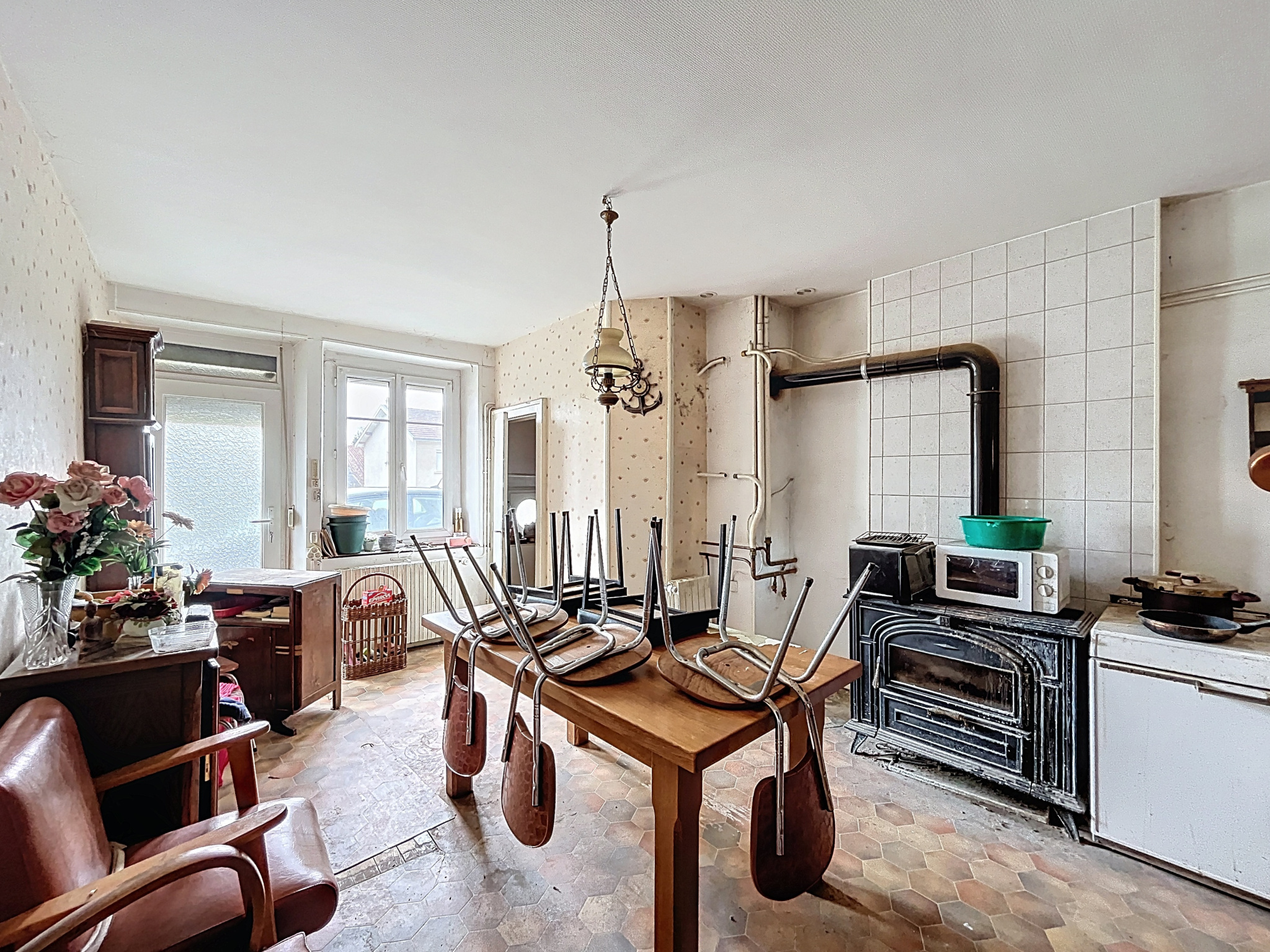 MAISON DE VILLAGE A RENOVER