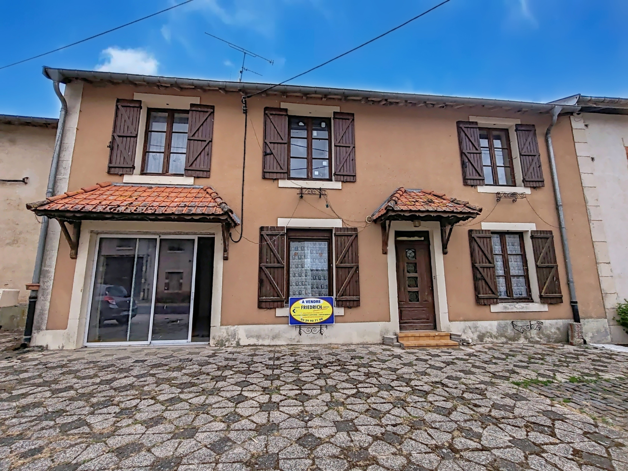 MAISON DE VILLAGE - BEAUX VOLUMES