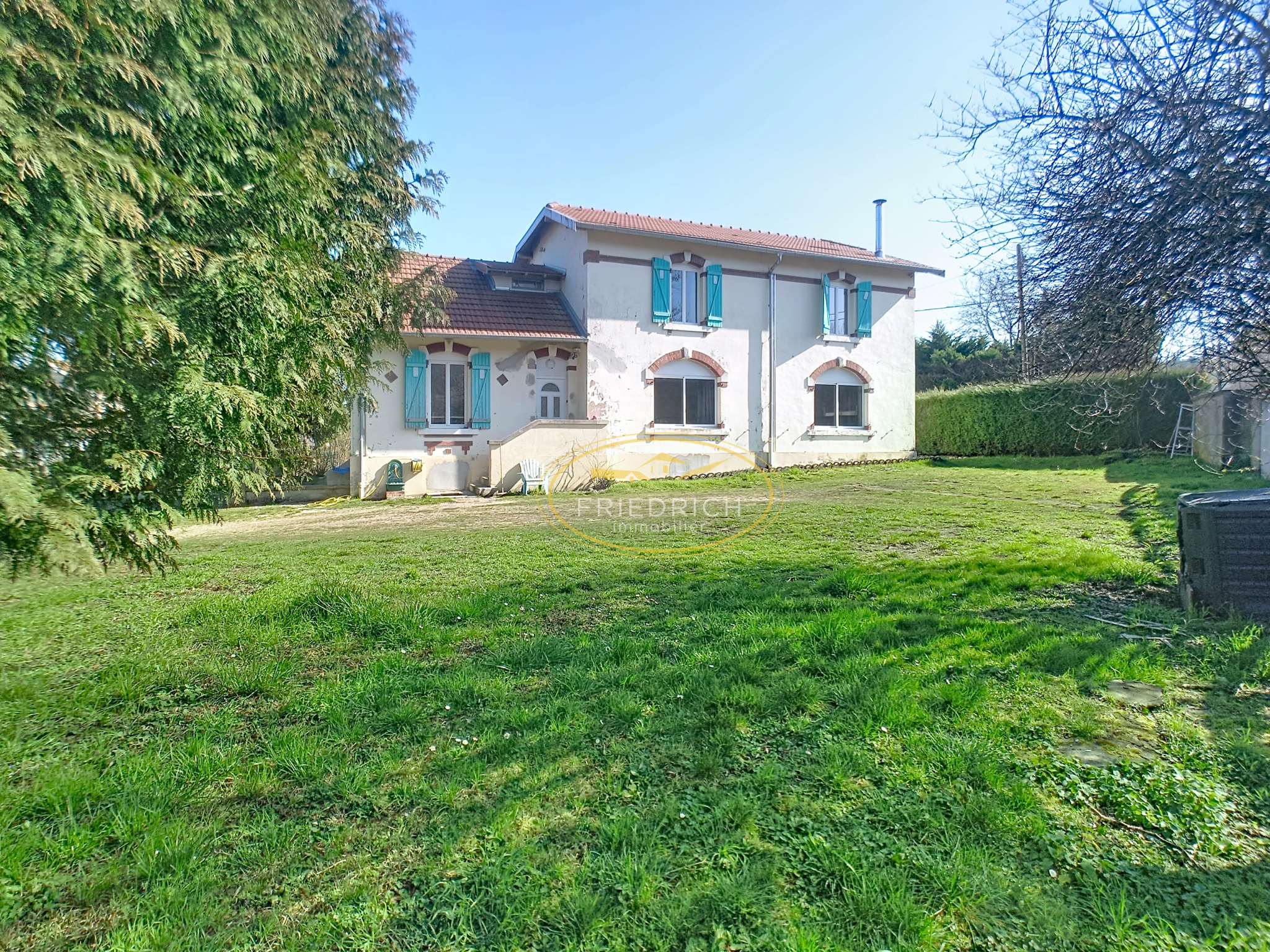 CHARMANTE MAISON ENTIERÉMENT RÉNOVÉE
