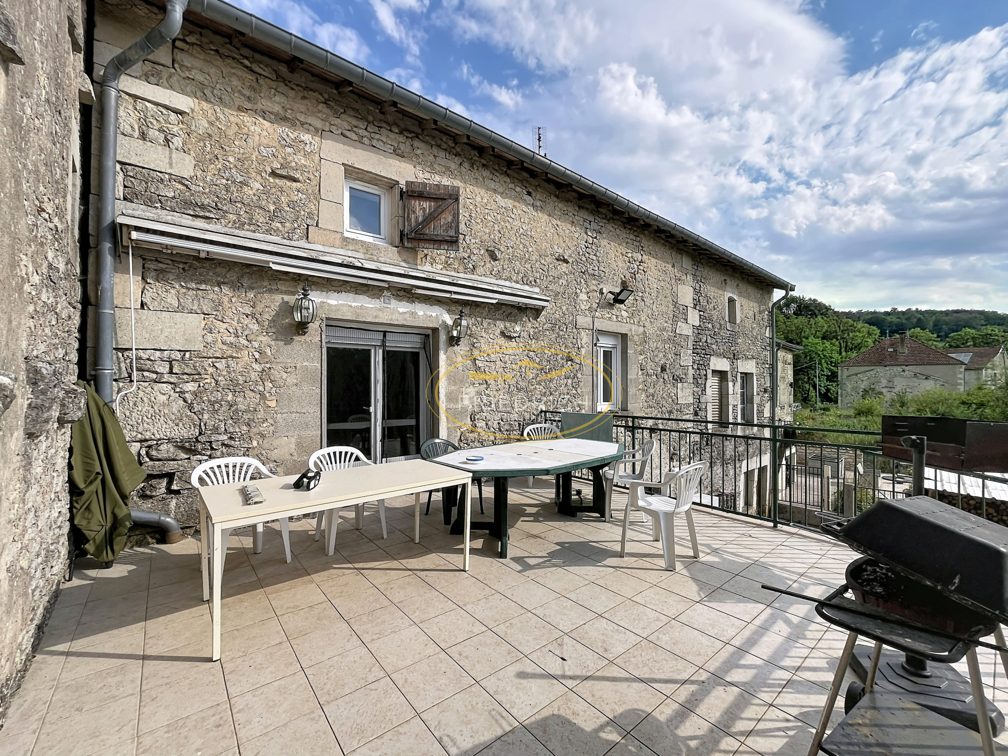 MAISON DE VILLAGE A RAFRAICHIR