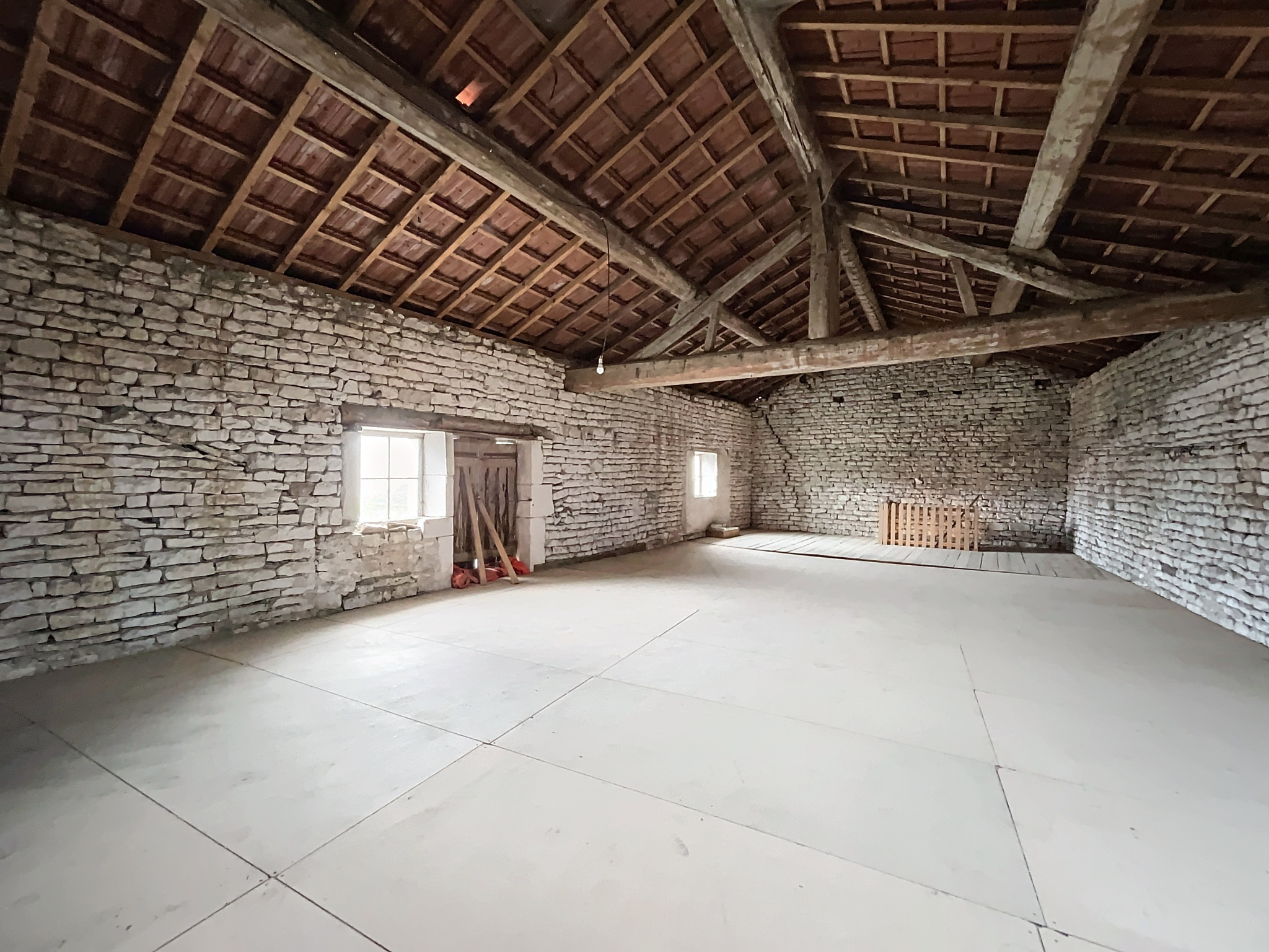 MAISON DE VILLAGE À CONFORTER
